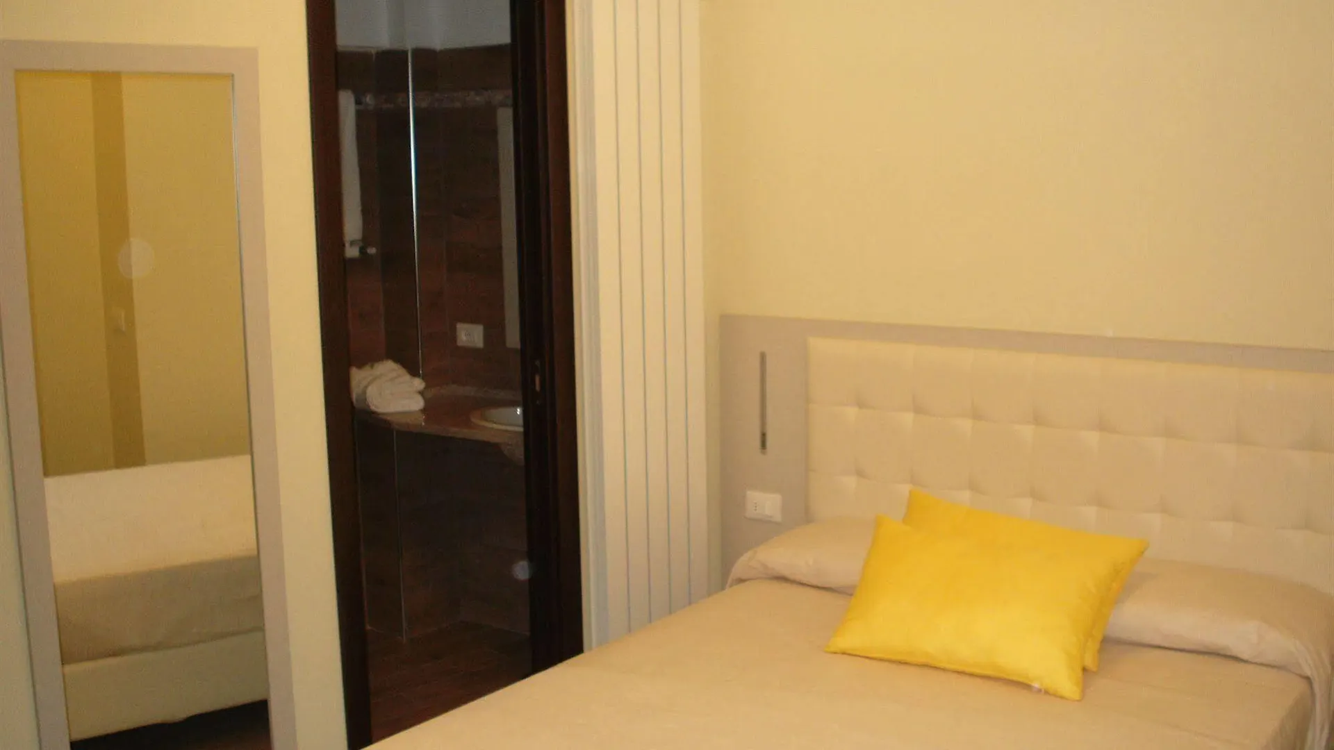Casa Zeffirino Hotel Sanremo Guest house